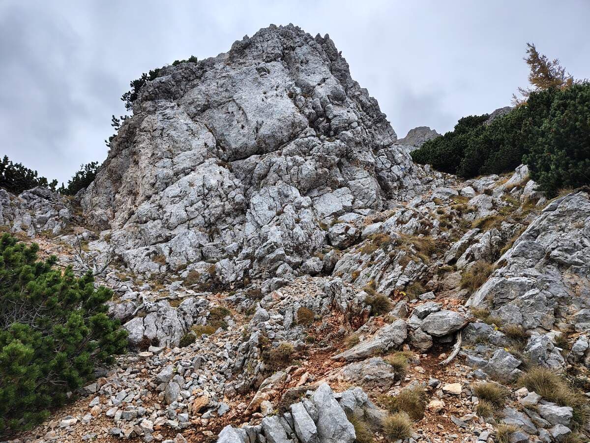 Felsgebilde, rechts umgehen