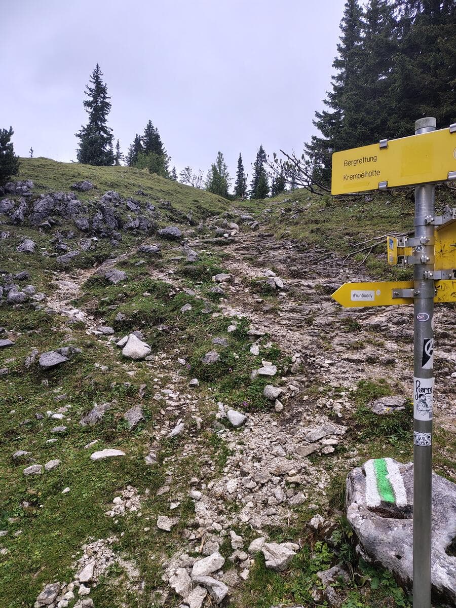 Kreuzung, hier verabschiedet sich der Wurzengraben