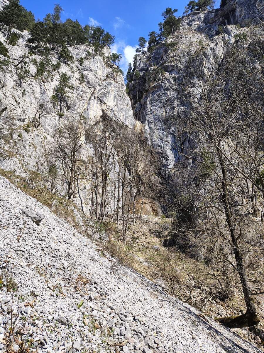 Wasserofenloch, senkrechte Wand